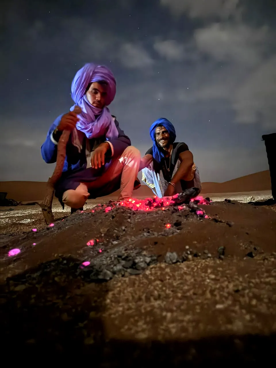 الجمر ديال العافية فالليل فالمخيم